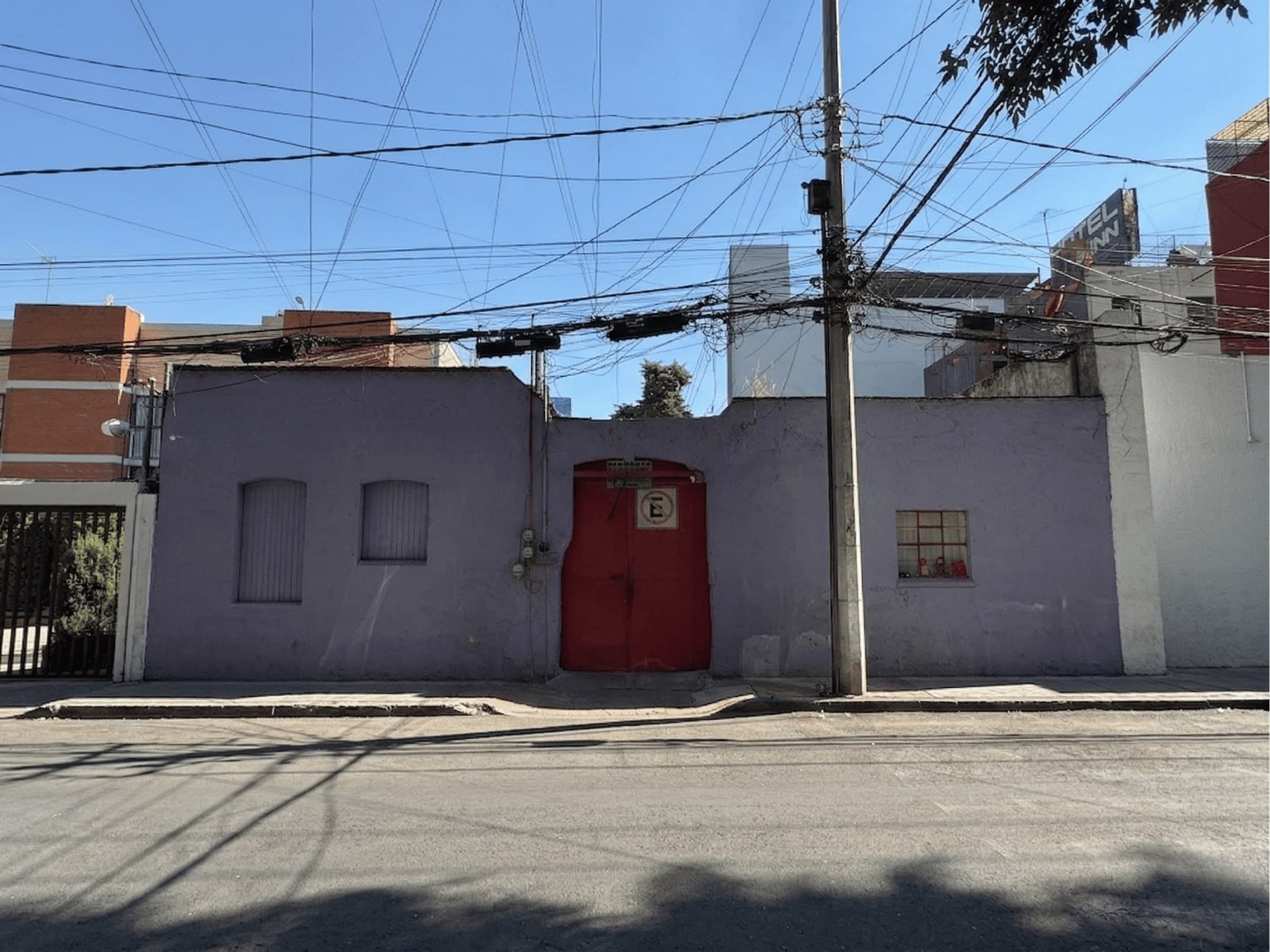 Fachada sobre Mártires de la Conquista